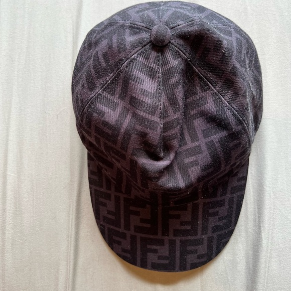 Fendi baseball hat - Picture 1 of 6